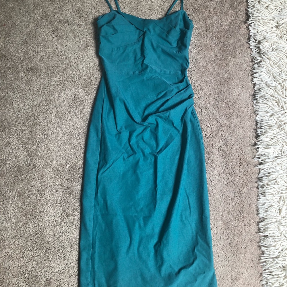 GREEN wiggle dress 🔥